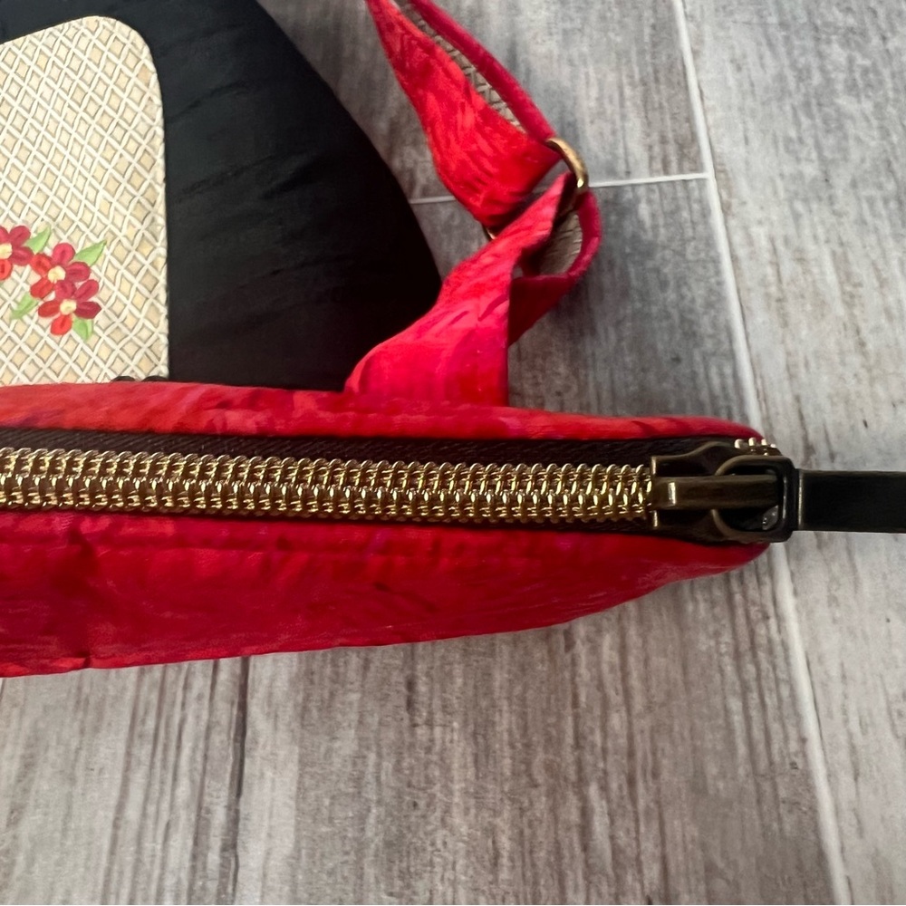 Handmade Embroidered Floral High Heel Crossbody Bag Black Red Tassel Artisan - Picture 7 of 10